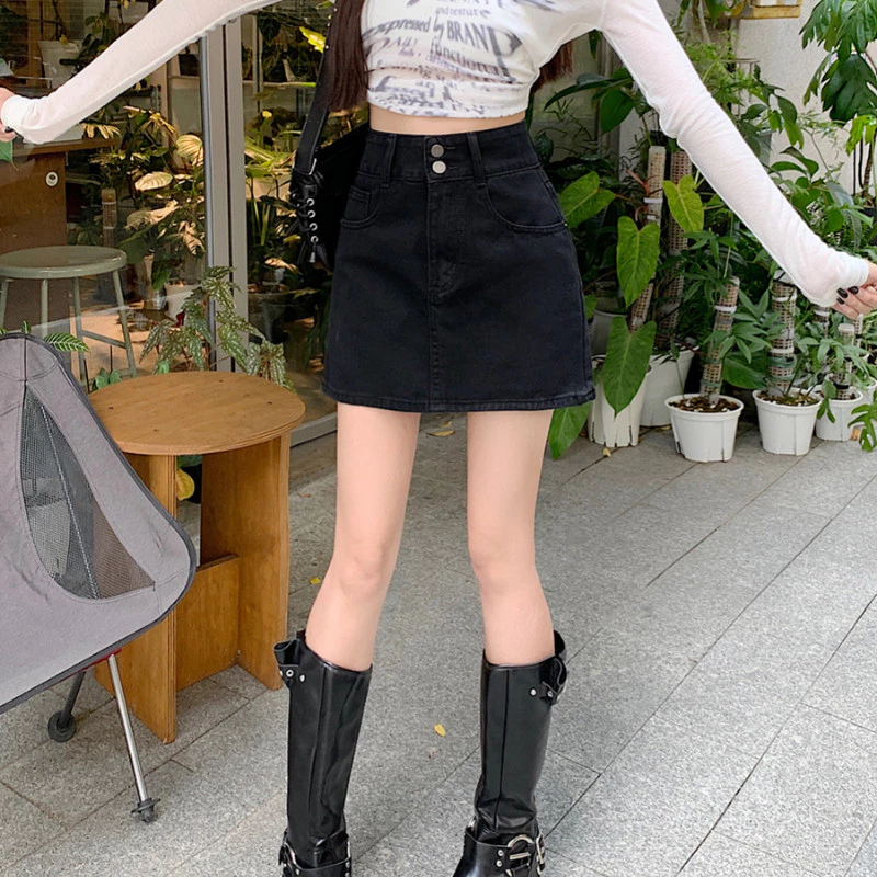 Vintage Style High-Waist Denim Skirt with Heart-Shaped Pockets and Double Buttons - Image 3